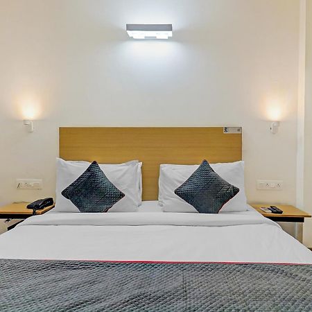 Townhouse Sector 30 Near Botanic Garden Of Indian Republic Hotel Noida Luaran gambar