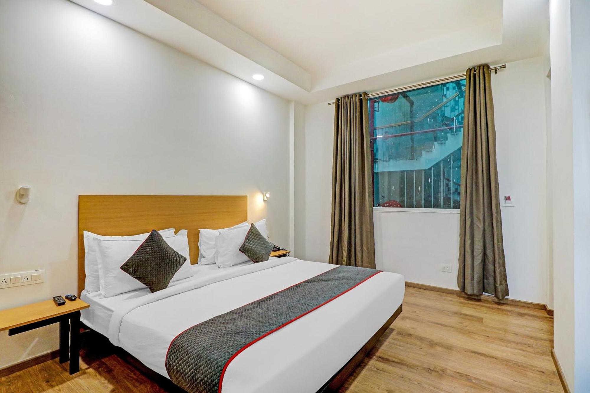 Townhouse Sector 30 Near Botanic Garden Of Indian Republic Hotel Noida Luaran gambar