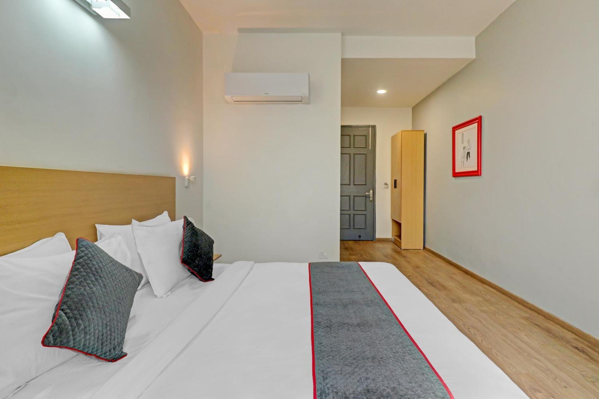 Townhouse Sector 30 Near Botanic Garden Of Indian Republic Hotel Noida Luaran gambar