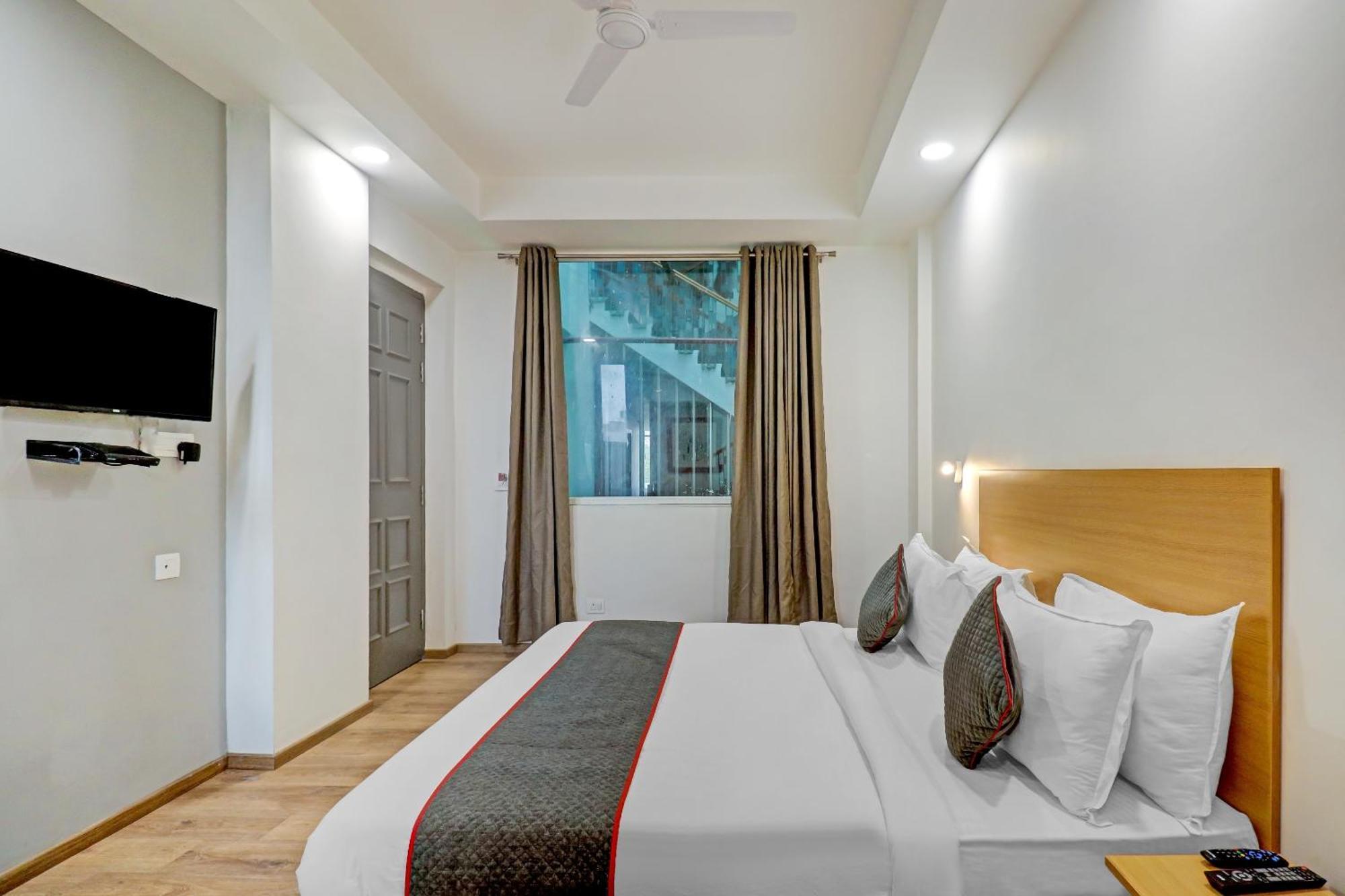 Townhouse Sector 30 Near Botanic Garden Of Indian Republic Hotel Noida Luaran gambar