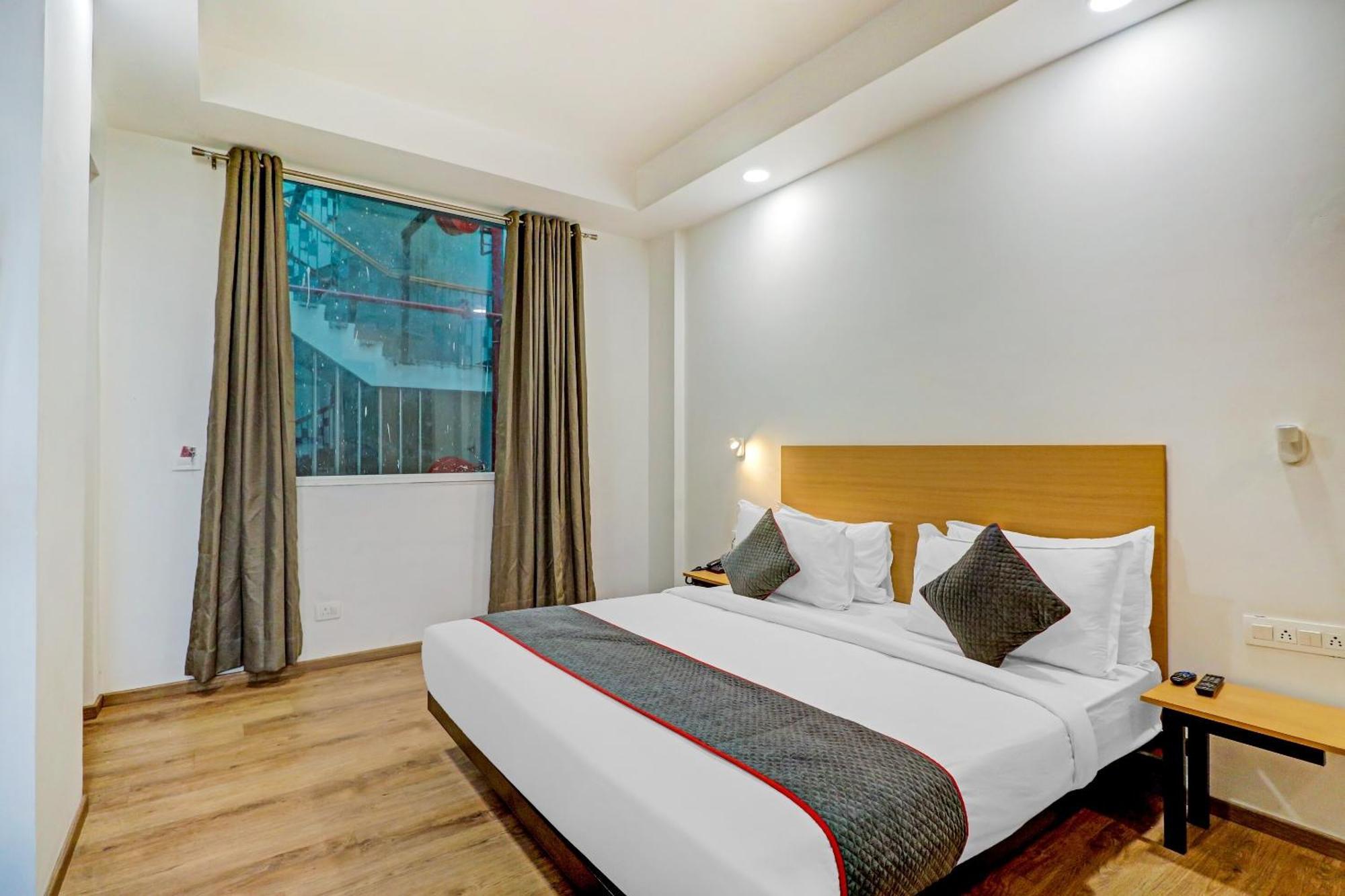 Townhouse Sector 30 Near Botanic Garden Of Indian Republic Hotel Noida Luaran gambar