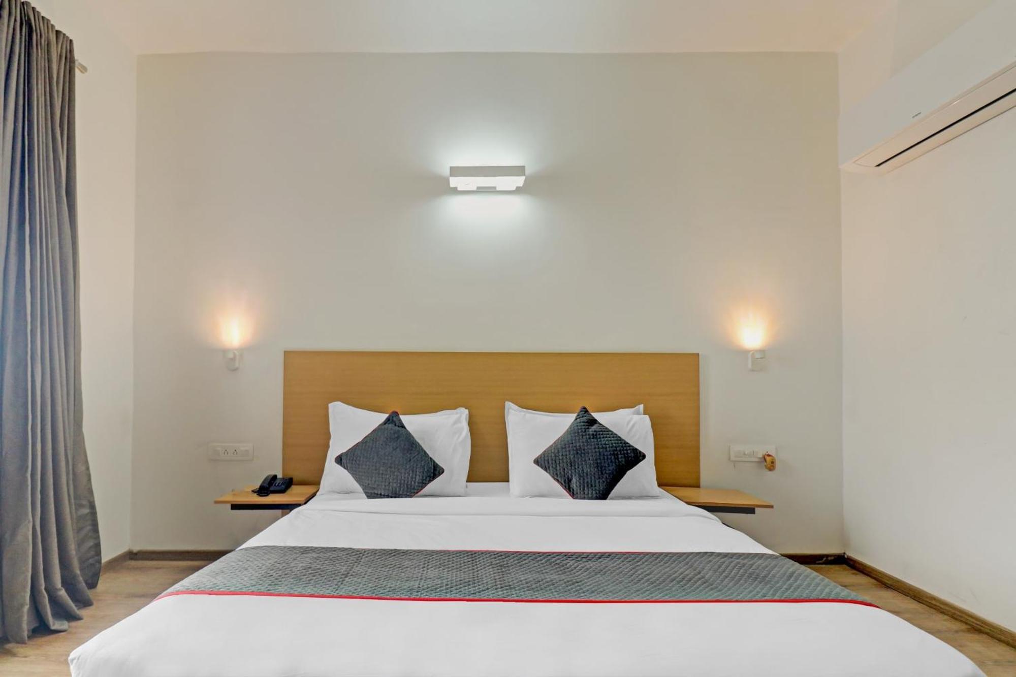 Townhouse Sector 30 Near Botanic Garden Of Indian Republic Hotel Noida Luaran gambar