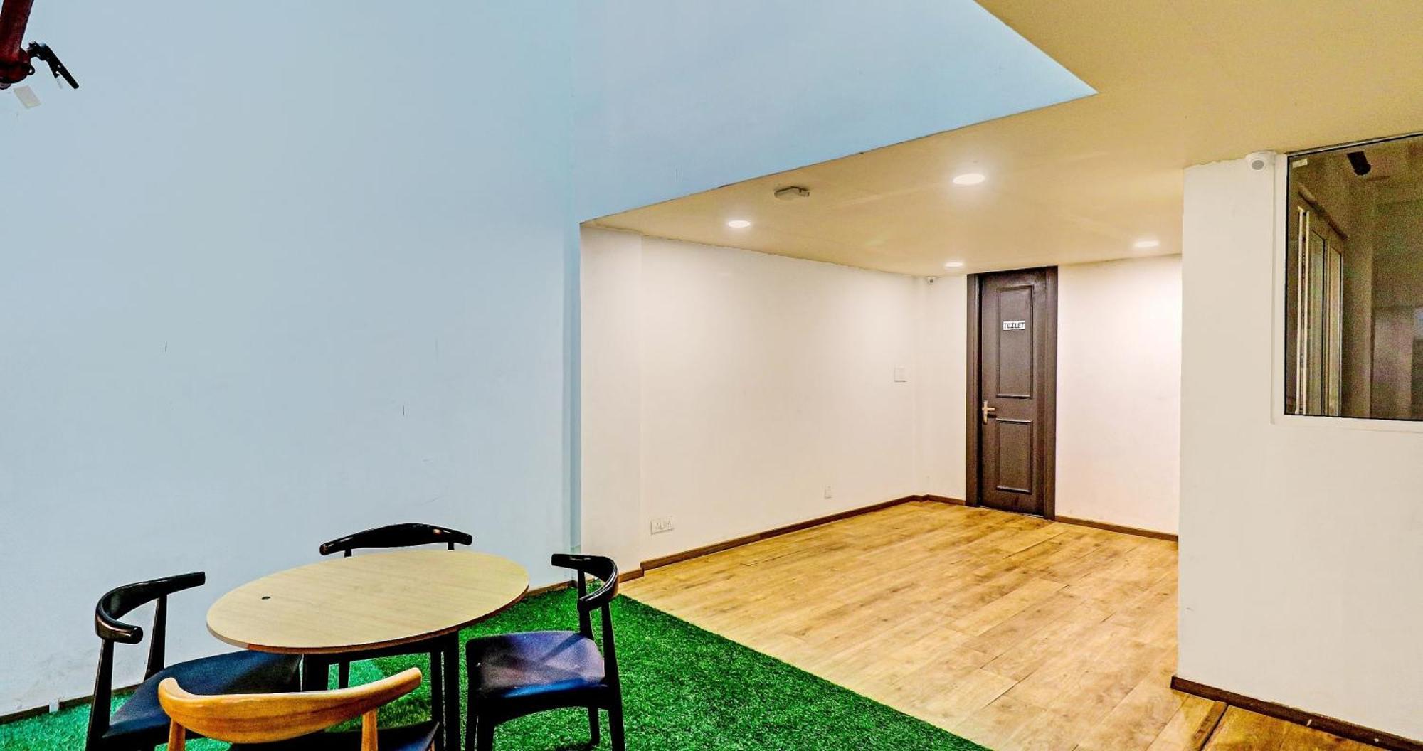 Townhouse Sector 30 Near Botanic Garden Of Indian Republic Hotel Noida Luaran gambar