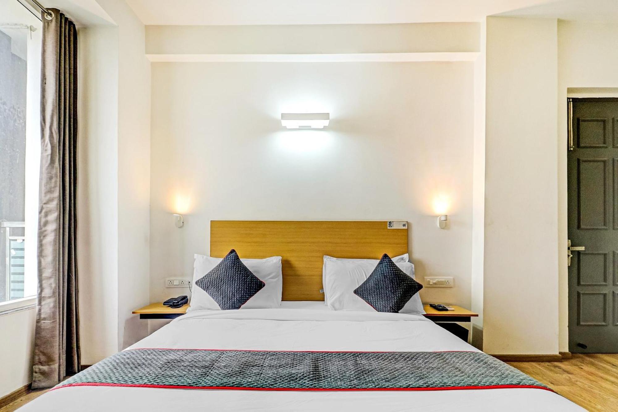 Townhouse Sector 30 Near Botanic Garden Of Indian Republic Hotel Noida Luaran gambar